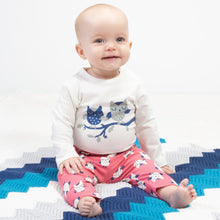 Load image into Gallery viewer, Baby in owl leggings pink